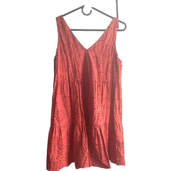 green emerald velvet dress Shop Ann Taylor LOFT clothing and handbags at SilkRoll. Trade with us!